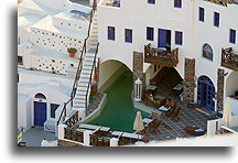 Domy jaskinie na Santorini